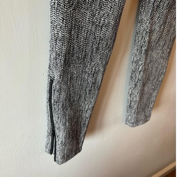 NWT Athleta Delancey Skyline Textured Tight size Medium (black/white) - Picture 13 of 13